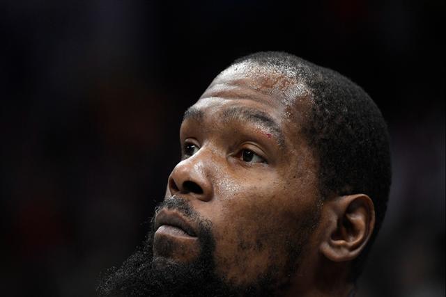 包含NBA球员积极参与慈善筹款，助力抗灾救援的词条