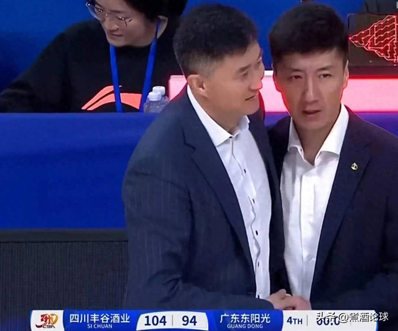 灰狼队遭遇连败，球员状态低迷难以挽回