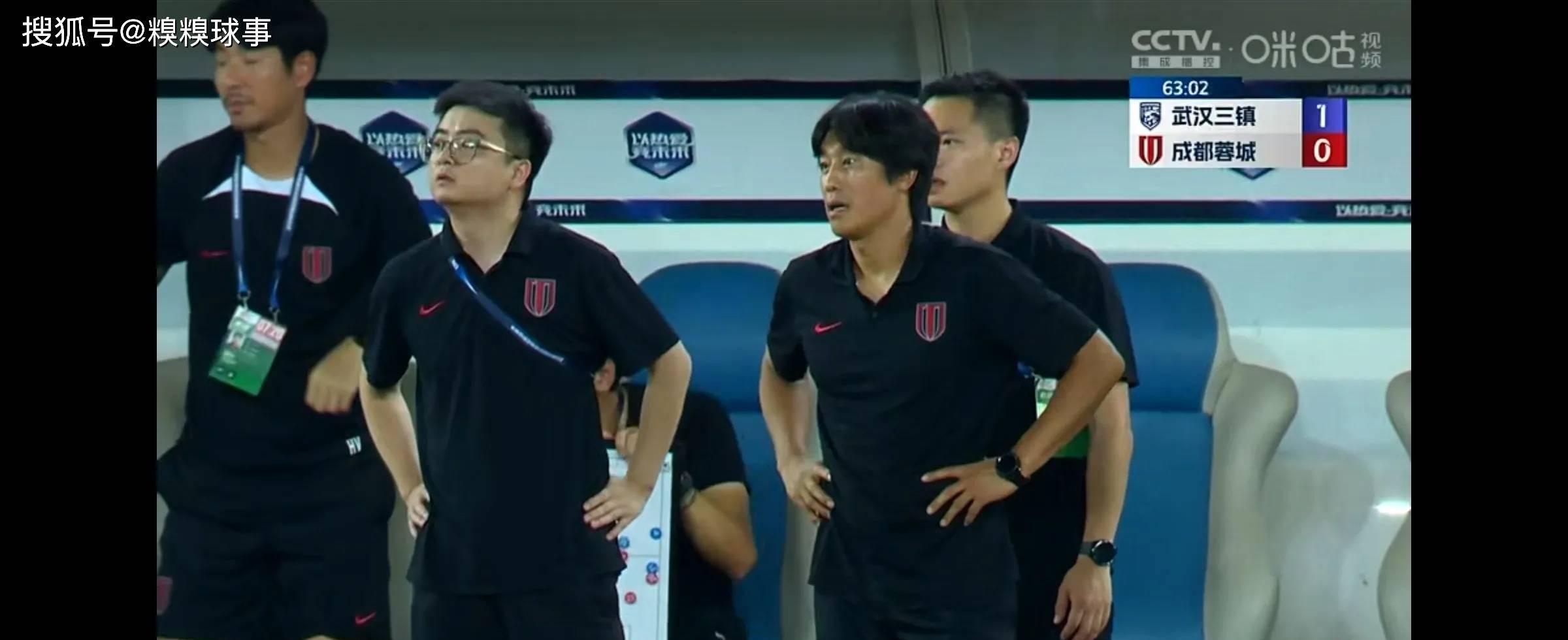 国足主帅未定!东亚杯23人浮现韦世豪难入选3新星上位(东亚杯男足揭幕战韦世豪于大宝破门 国足22战平韩国)