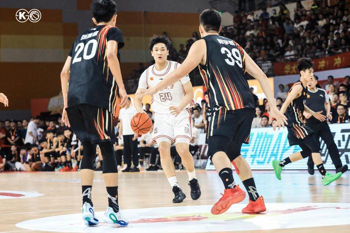 北京大学男篮队史第五次夺CUBAL全国总冠军(北大男蓝)