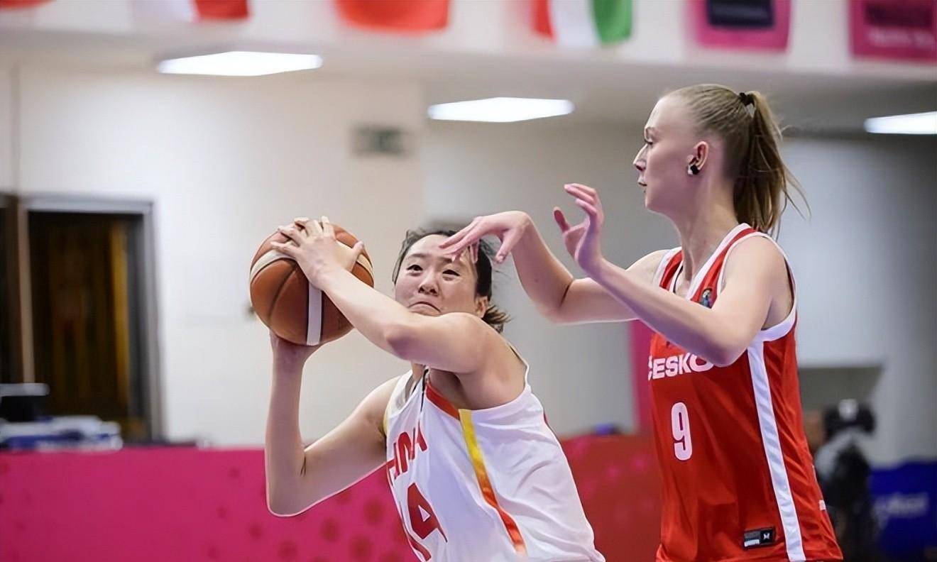 国青女篮挑战赛集锦冉珂嘉23+17，中国大胜塞尔维亚(中国女篮今晚比赛结果)